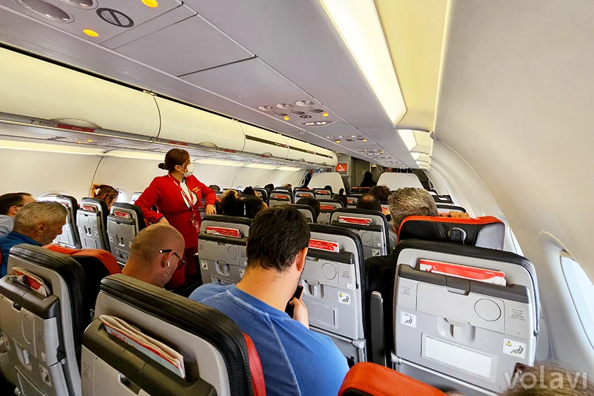 Cabina del Airbus A320 de Avianca en el vuelo inaugural de Bogotá a Caracas.