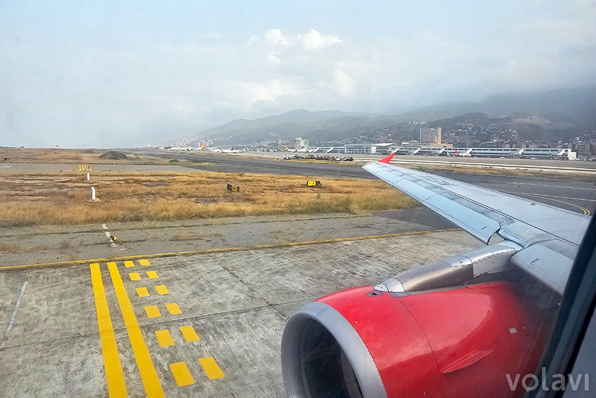 Airbus A320 de Avianca próximo a despegar del Aeropuerto Simón Bolívar de Maiquetía (Caracas), rumbo a Bogotá.