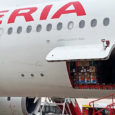 Transporte de flores a bordo de un Airbus A350-900 de Iberia con motivo de San Valentín.