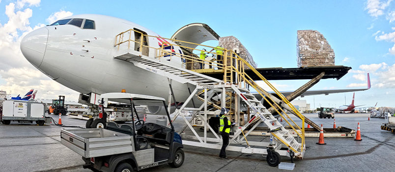 Transporte de flores de LATAM Cargo por San Valentín 2024.