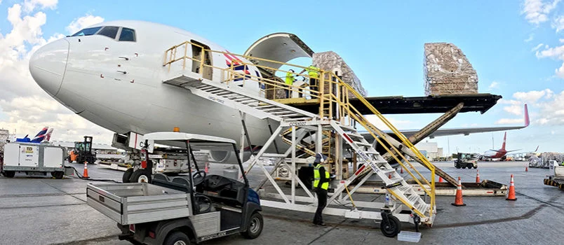 Transporte de flores de LATAM Cargo por San Valentín 2024.