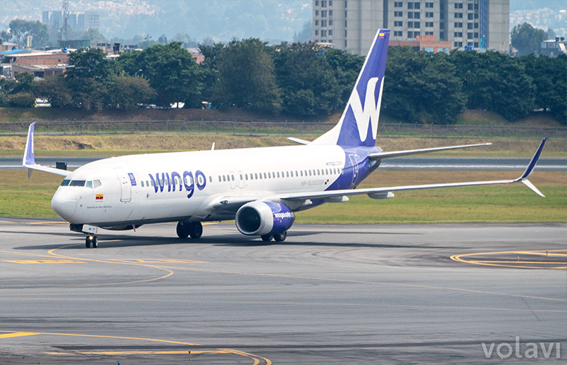 Boeing 737-800 de Wingo en el Aeropuerto El Dorado de Bogotá.