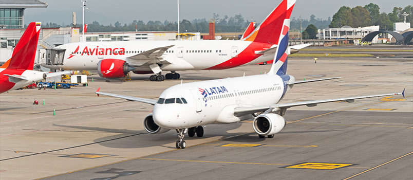 Terremoto en Colombia: las medidas de Avianca, LATAM, Wingo y JetSmart para los viajeros Airbus A320 de LATAM Airlines y Boeing 787 de Avianca en el Aeropuerto El Dorado de Bogotá.