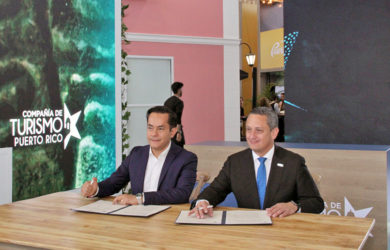 Firma del acuerdo entre Copa Airlines y Puerto Rico para aumento de la conectividad.