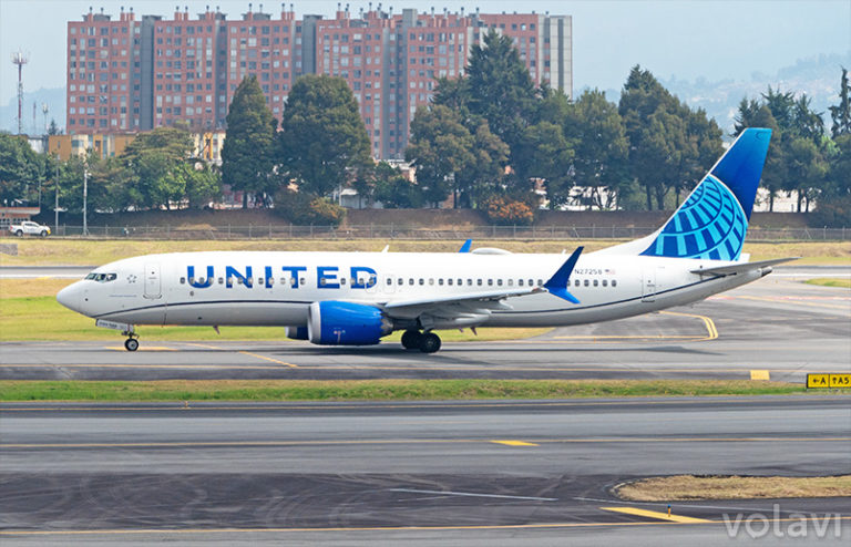 Boeing 737 MAX 8 de United Airlines en el Aeropuerto Eldorado de Bogotá.