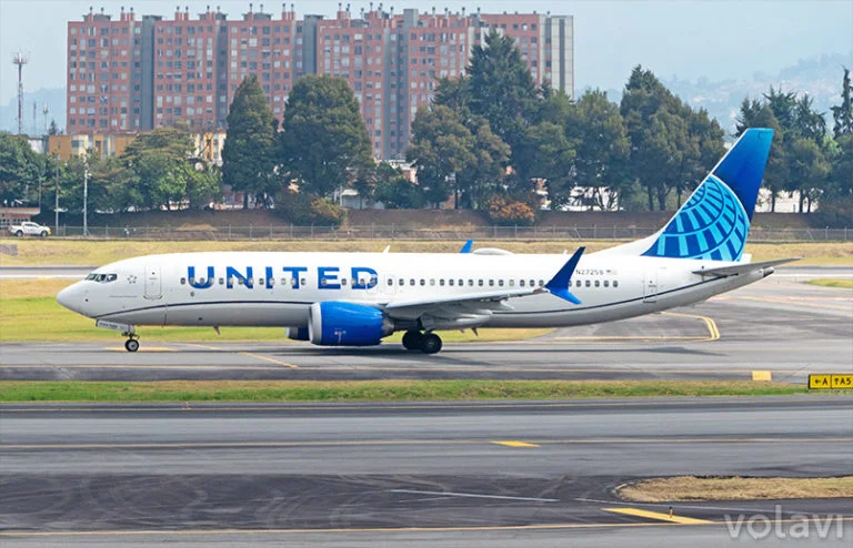 Boeing 737 MAX 8 de United Airlines en el Aeropuerto Eldorado de Bogotá.