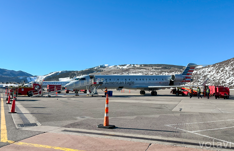 Bombardier CRJ700 de American Eagle en el Aeropuerto de Aspen-Pitkin.