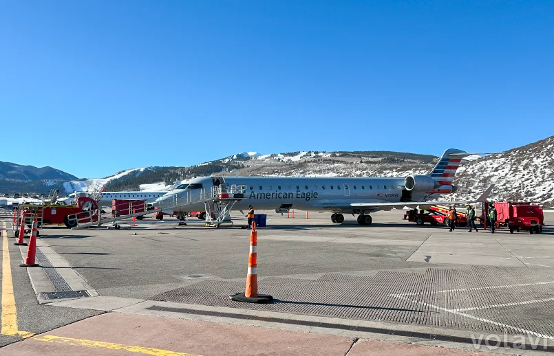 Bombardier CRJ700 de American Eagle en el Aeropuerto de Aspen-Pitkin.
