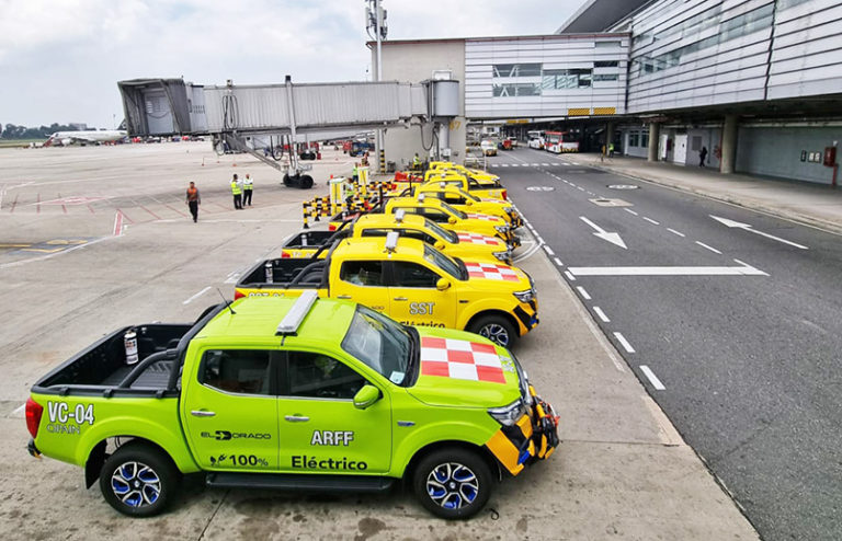 Nueva flota de vehículos eléctricos del Aeropuerto Internacional El Dorado de Bogotá.