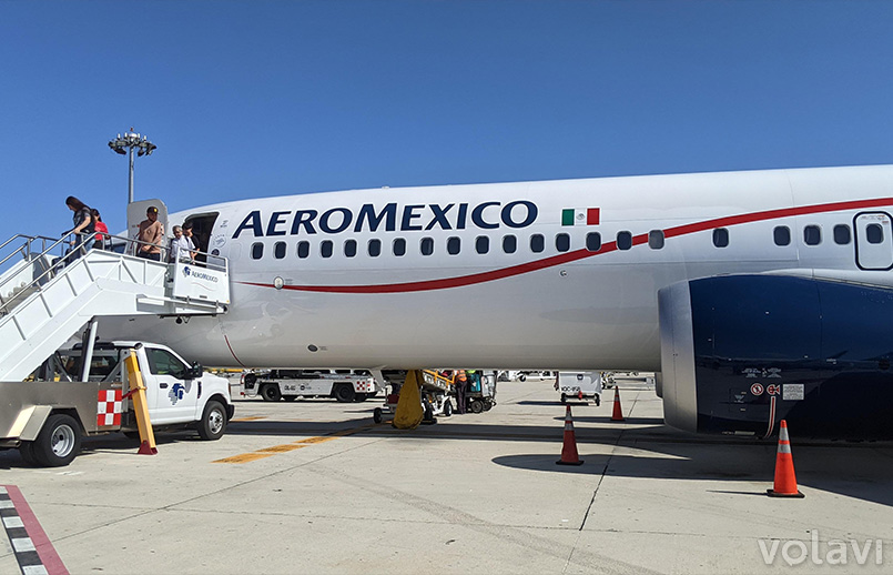 Boeing 737 MAX 9 de Aeroméxico en el Aeropuerto Internacional de Los Cabos.