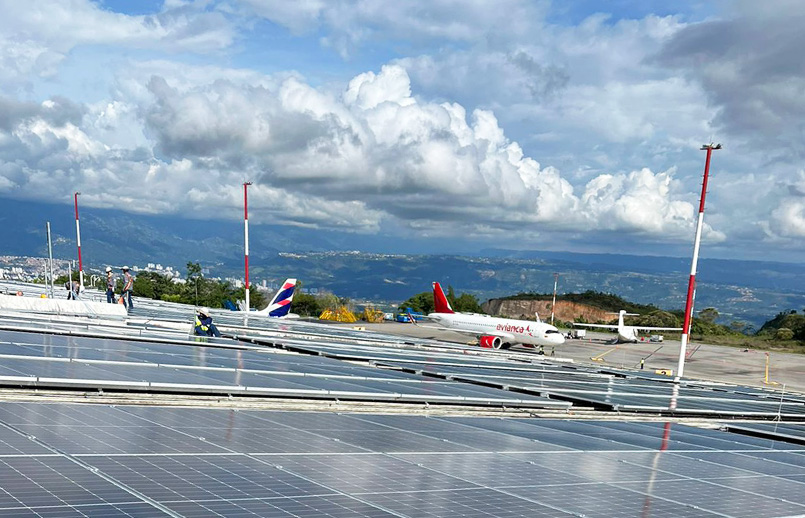 Nuevo sistema de paneles solares del Aeropuerto Internacional Palonegro de Bucaramanga.