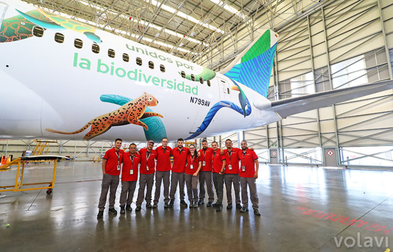 Nuevo esquema de pintura de la biodiversidad de Avianca en un Boeing 787-8 de matrícula N799AV.