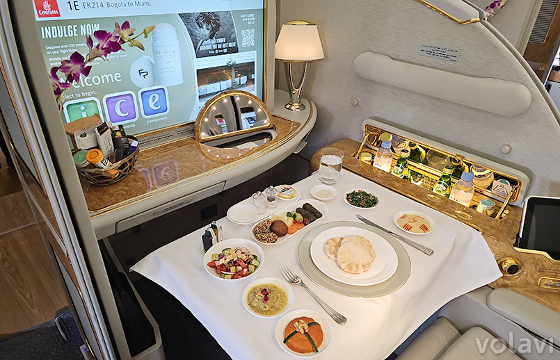 Suite de Primera Clase del Boeing 777-300ER de Emirates.