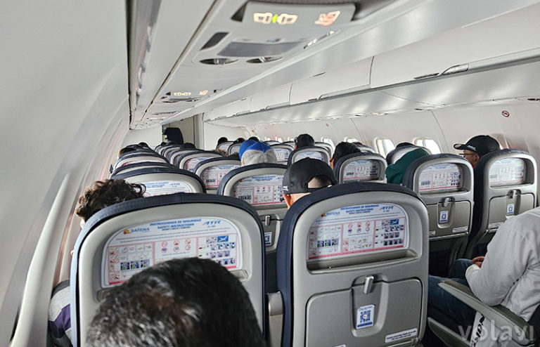 Cabina del ATR 72-600 en el vuelo inaugural de Satena entre Bogotá y Villavicencio.