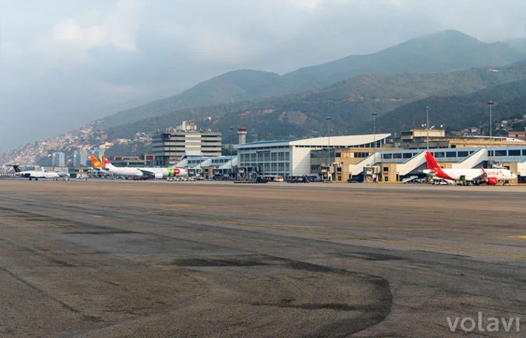 Plataforma del Aeropuerto Internacional Simón Bolívar de Maiquetía que sirve a Caracas.