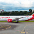 Boeing 787-8 de Avianca, en Bogotá, con esquema conmemorativo a los Juegos Olímpicos 2024.