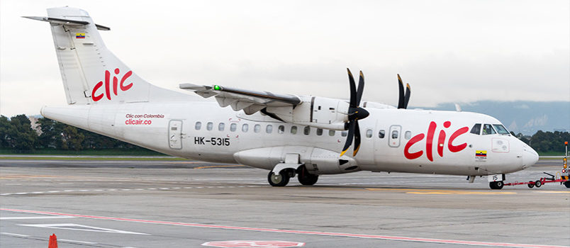 ATR 42-600 de Clic Air llegando al Terminal 2 (Puente Aéreo), del Aeropuerto El Dorado de Bogotá.