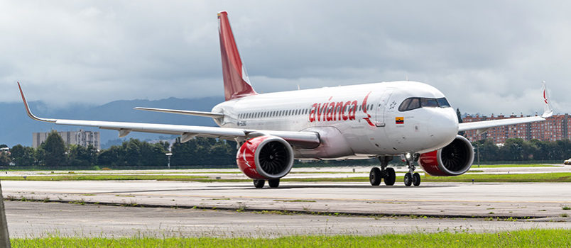 Airbus A320neo de Avianca en rodaje en el Aeropuerto El Dorado de Bogotá.