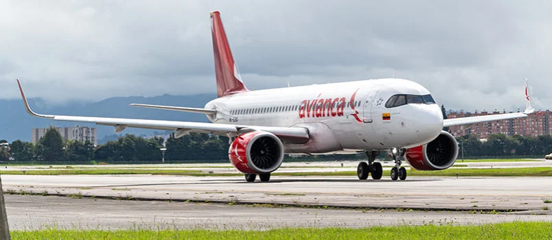 Airbus A320neo de Avianca en rodaje en el Aeropuerto El Dorado de Bogotá.