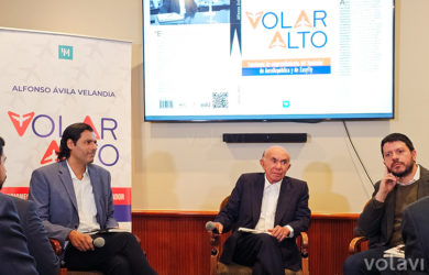 Presentación del libro "Volar Alto" de Alfonso Ávila Velandia.