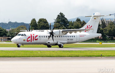 ATR 42-600 de Clic Air rodando en el Aeropuerto El Dorado de Bogotá (HK-5391).