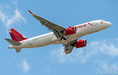 Despegue de un Airbus A320neo de Avianca del Aeropuerto El Dorado de Bogotá.