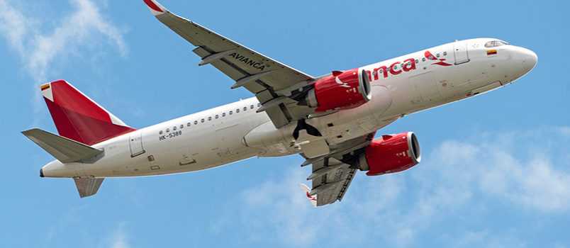 Despegue de un Airbus A320neo de Avianca del Aeropuerto El Dorado de Bogotá.