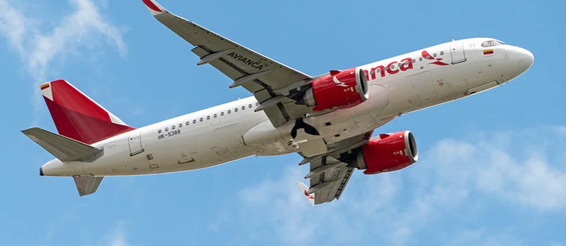 Despegue de un Airbus A320neo de Avianca del Aeropuerto El Dorado de Bogotá.