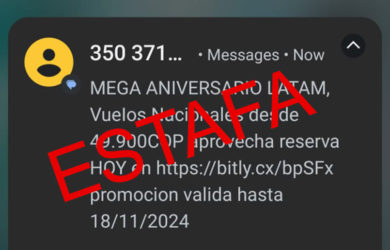 Ejemplo de mensaje de texto fraudulento con falsas ofertas en tiquetes aéreos.