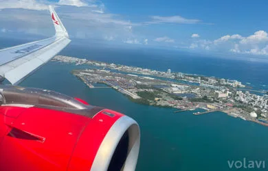 Airbus A320 de Avianca sobrevolando Puerto Rico.