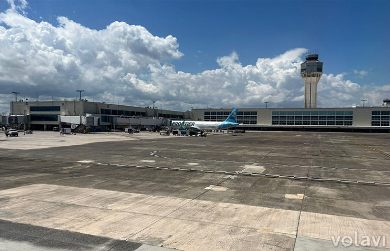 Plataforma del Aeropuerto Internacional Luis Muñoz Marín de San Juan, Puerto Rico.