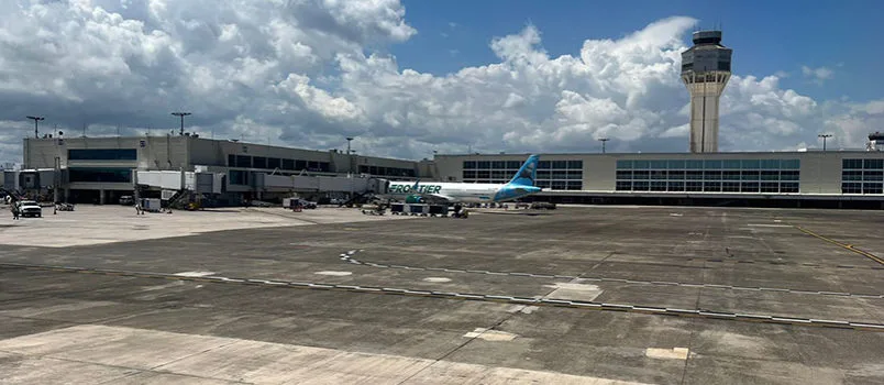 Plataforma del Aeropuerto Internacional Luis Muñoz Marín de San Juan, Puerto Rico.