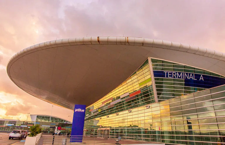 Terminal A del Aeropuerto Internacional Luis Muñoz Marín de San Juan, Puerto Rico.