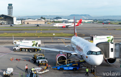 Airbus A320neo de Avianca (N940AV), próximo a salir del Aeropuerto El Dorado de Bogotá.