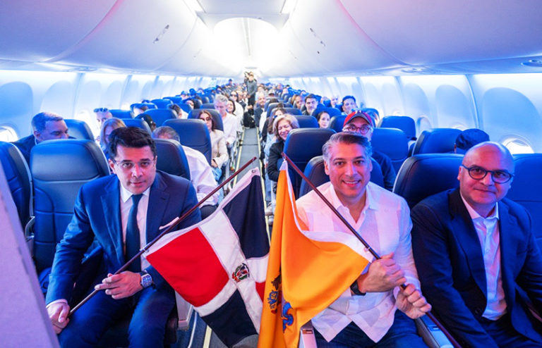 Lanzamiento de la ruta entre Santo Domingo y Newark de Arajet.