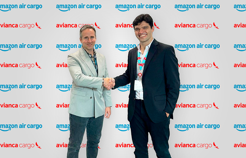 Avianca Cargo y Amazon Air Cargo en la firma del acuerdo de colaboración.