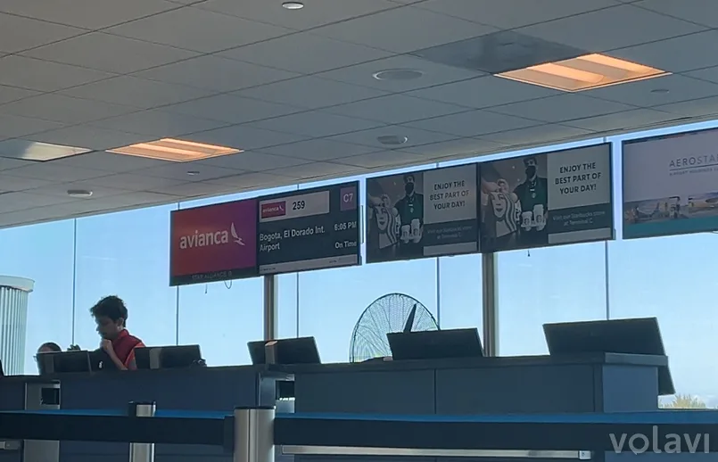 Puerta de embarque C7 Terminal C Aeropuerto Internacional Luis Muñoz Marín, San Juan – Puerto Rico. Puerta de embarque C7 Terminal C Aeropuerto Internacional Luis Muñoz Marín, San Juan – Puerto Rico.