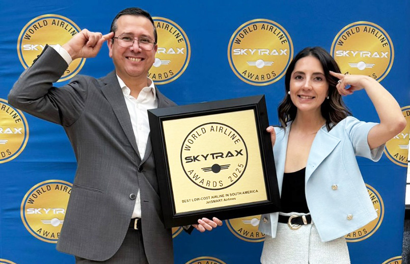 Entrega del premio a JetSmart como "Mejor Aerolínea de Bajo Costo de Sudamérica 2025". Entrega del premio a JetSmart como "Mejor Aerolínea de Bajo Costo de Sudamérica 2025".