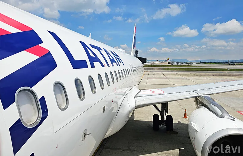 Airbus A320 de LATAM Colombia (CC-BAS), llegando de Barranquilla a Bogotá.