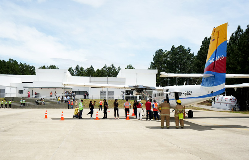 Llegada del primer vuelo de Satena a San Gil desde Medellín. Llegada del primer vuelo de Satena a San Gil desde Medellín.