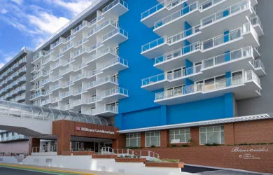 Facha del hotel Hilton Garden Inn San Juan Condado.