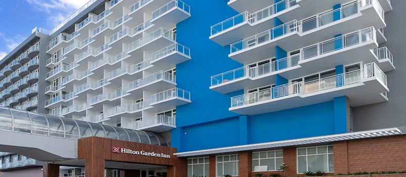 Facha del hotel Hilton Garden Inn San Juan Condado.