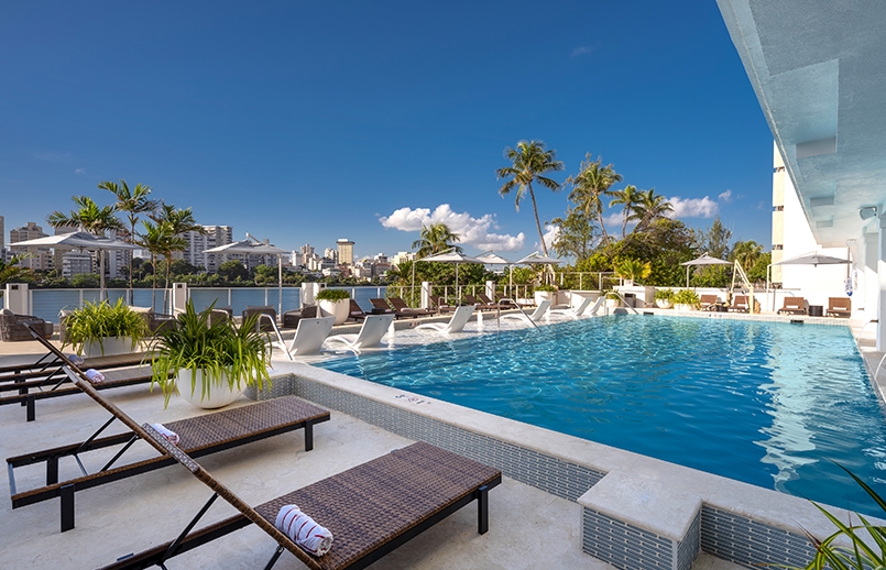 Piscina del Hilton Garden Inn San Juan Condado – Créditos: Discover Puerto Rico.