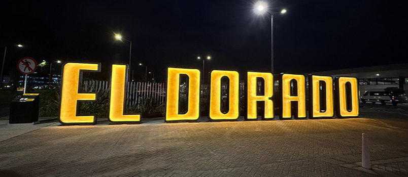 Emblemático aviso de "El Dorado" ya restaurado en la Terminal 2 del aeropuerto.