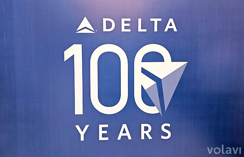 Logo especial de Delta Air Lines para la celebración de su centenario.
