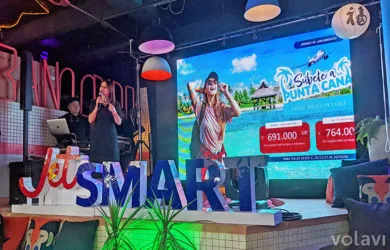 Carolina Ruiz, gerente de ventas de JetSmart para Colombia anuncia el lanzamiento de Punta Cana.