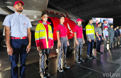 Nuevos uniformes de Avianca para el equipo de mantenimiento.