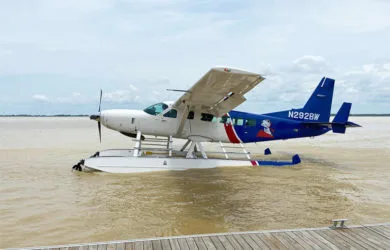 Cessna Caravan 208 "anfibio", acuatizando en la Ciénaga de Ayapel, en Córdoba.