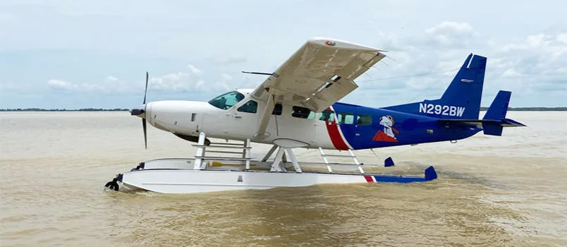 Cessna Caravan 208 "anfibio", acuatizando en la Ciénaga de Ayapel, en Córdoba.
