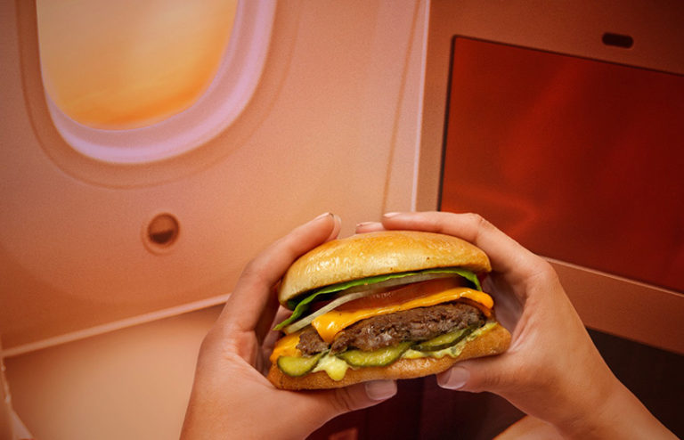 Hamburguesas de Home Burgers ahora disponibles en clase ejecutiva de Avianca en vuelos a Europa.